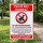 Das Bild zeigt ein Schild mit der Aufschrift „Hier ist kein Hundeklo!“ in großen, roten Buchstaben. Das Schild befindet sich in einem Park und weist Hundebesitzer darauf hin, dass Hunde dort nicht ihre Notdurft verrichten dürfen, und enthält Informationen über die entsprechenden Regelungen und mögliche Strafen.
